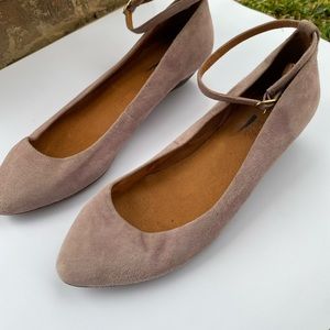 Madewell Lavender Ballet show with kitten-wedged heel.